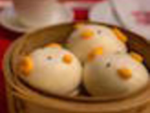 Adorable steamed buns that look like animal faces