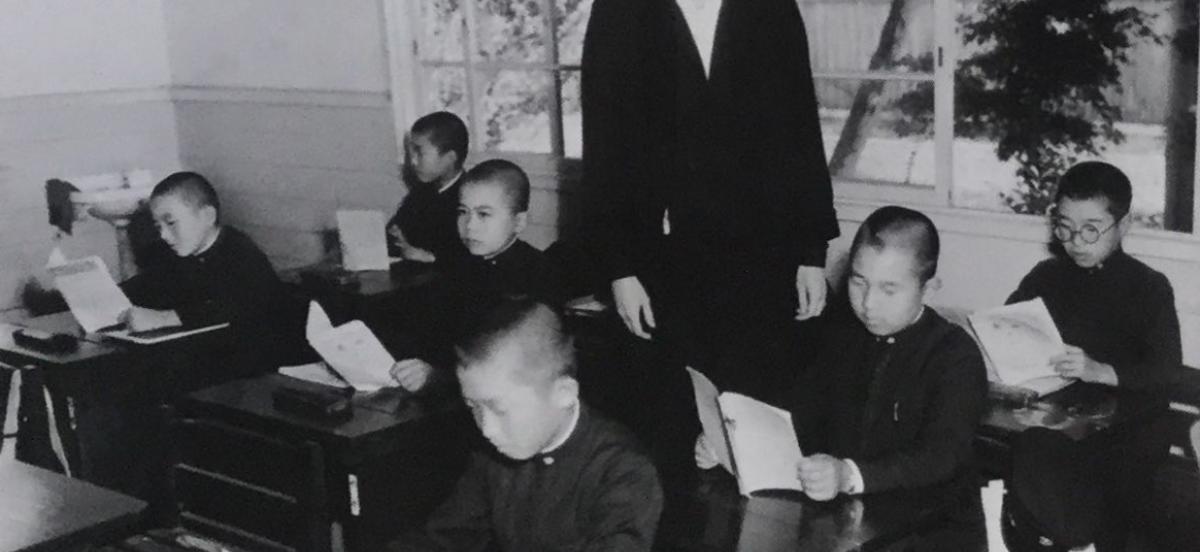 Elizabeth Gray Vining and Crown Prince Akihito's class, 1946. 